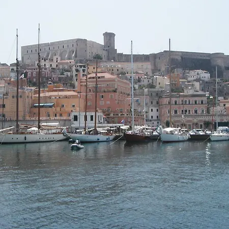 A Casa Di Andrea E Lucia Πανσιόν Γκαέτα