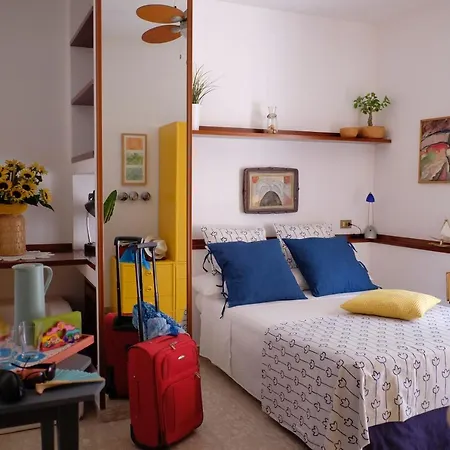 Πανσιόν A Casa Di Andrea E Lucia Γκαέτα