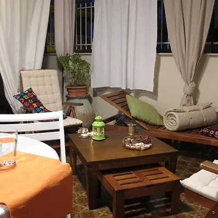 Πανσιόν A Casa Di Andrea E Lucia *